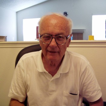 Photo of Lawrence Dausin